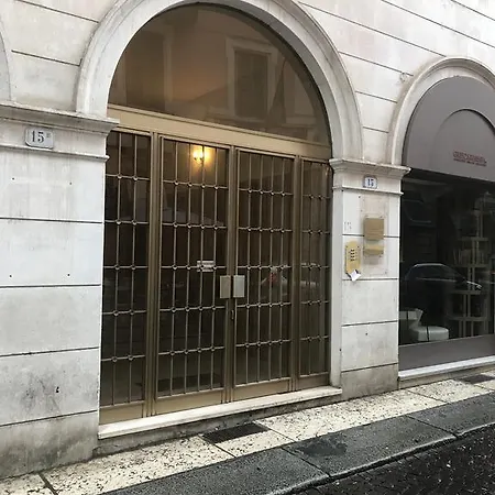 Apartmán L'arena Dietro L'angolo *